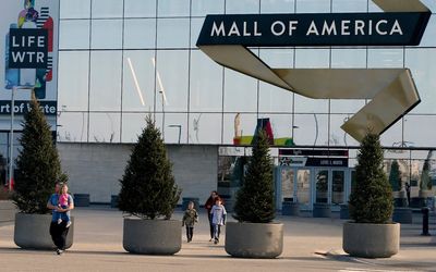 Mall of America settles lawsuit over boy thrown from balcony