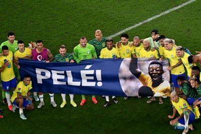 Pele watches Brazil World Cup match from hospital