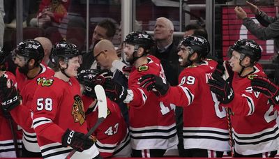 Blackhawks’ fourth line, centered by MacKenzie Entwistle, setting a ‘good example’