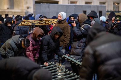 Protesters in Mongolia try to storm state palace