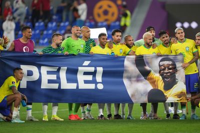 Brazil dedicates World Cup win to ailing football legend Pele