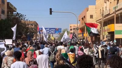 Sudan: Protesters rally in Khartoum as parties and military sign transition deal