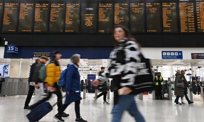 Union leader Mick Lynch defends UK rail strikes over Christmas