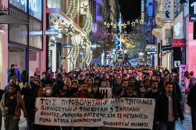 Greece: Police officer appears in court over teen shooting