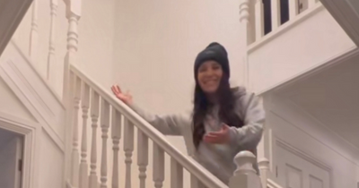 Woman shares genius way to decorate stairs for Christmas