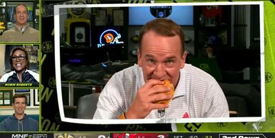 The 6 best moments from the Manningcast ‘MNF’ Saints-Buccaneers, including Peyton scarfing food footage