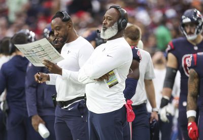 Coach Lovie Smith reveals what Texans must do to end 2022 on a high note