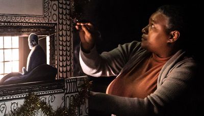 ‘Manual Cinema Christmas Carol’ adds layers to the Dickens story with light, puppets and people