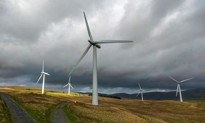 Sunak set to end ban on new onshore windfarms in face of Tory rebellion