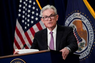 Fed to Weigh Higher Rates in 2023 While Slowing Rises This Month