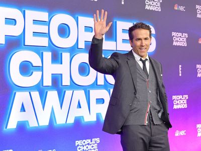 Ryan Reynolds thanks his family for giving him ‘strength’ at People’s Choice Awards