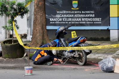 Suicide bomber attacks police station in Indonesia, kills 1