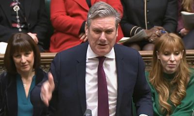 Keir Starmer calls Rishi Sunak ‘blancmange’ after housing U-turn