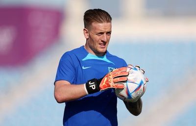 England’s Jordan Pickford took his custom gaming set-up to Qatar to play Fortnite