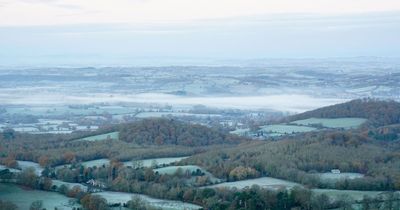 Weather warnings issued with 'Arctic' snow and ice set to hit UK