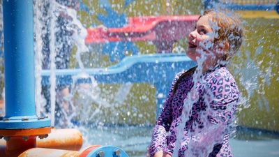 Queensland heatwave sends temperatures soaring across the state, with worst yet to come