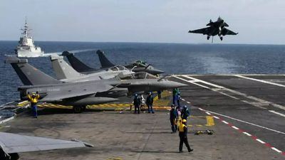 Marine Rafale scores over American Super Hornet in Navy-deal dogfight