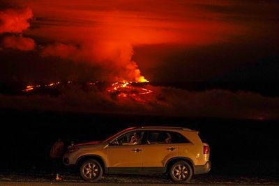 Hawaii road in limbo as Mauna Loa lava continues to crawl