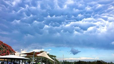 Severe thunderstorms hit Sunshine Coast, south-east Queensland on alert after night of wild weather