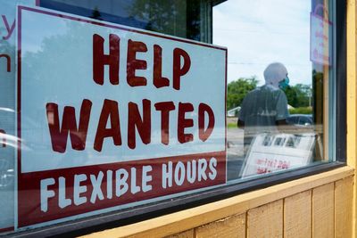 US jobless claims up modestly last week