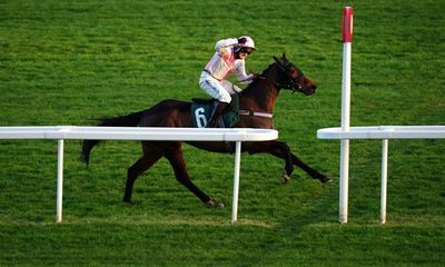 Cheltenham puts down frost covers in bid to save Friday TV meeting