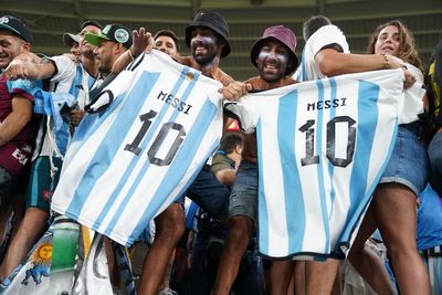 Pablo Zabaleta gets Buenos Aires feel in Qatar as fans flock to World Cup to see Lionel Messi