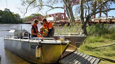 Riverland flooding turning lives upside down before River Murray peak even arrives