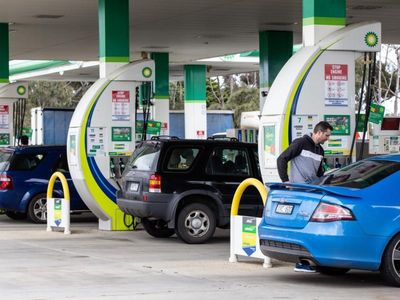 Petrol prices ease ahead of Christmas