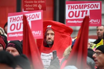 Royal Mail workers begin wave of festive strikes across December