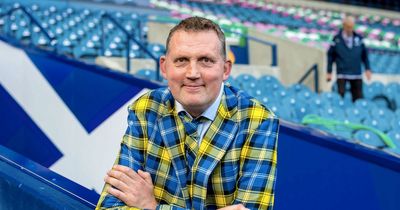 Doddie Weir charity song re-released in Christmas no1 bid as tribute to rugby legend