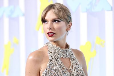 Taylor Swift to direct her first feature-length film