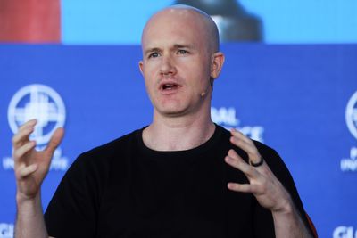 Coinbase tells customers to switch to stablecoin it cofounded—without fees