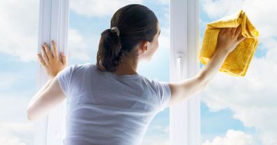 Fans of Mrs Hinch praise cheap €3 bathroom product that kills mould for good