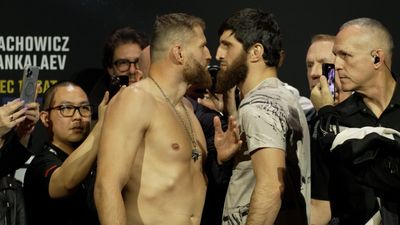 UFC 282 video: Magomed Ankalaev, Jan Blachowicz engage in final tense faceoff before title fight