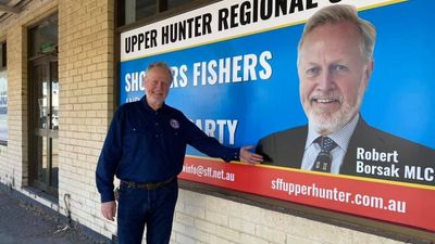 NSW Shooters, Fishers and Farmers leader survives vote to replace him but questions remain over future of disgruntled MPs