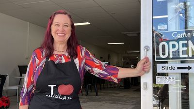 Lismore's new cafe a space for the Deaf community and hearing people to 'come together'