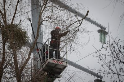 Ukraine utility crews adapt, overcome after Russian strikes