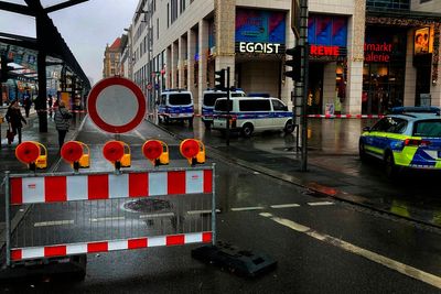 Hostage situation in Dresden shopping mall, German police confirm