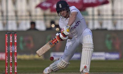 Brook and Duckett ensure England take total control after Pakistan implode