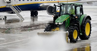 Manchester Airport runway closed due to snow - latest advice and what to do if you're due to fly