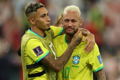 Pele urges Neymar to 'keep inspiring us' after Brazil World Cup exit