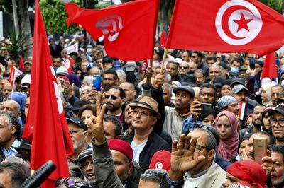 Tunisians protest president ahead of polls