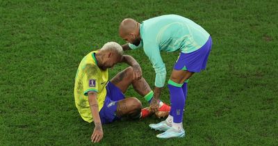 Dani Alves in disagreement with Neymar after emotional Brazil quit threat