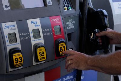 Gas prices fall again in NJ, nation as demand remains low