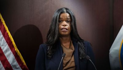 Kim Foxx’s office announces new search warrant policy in wake of botched police raids