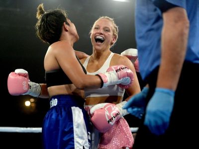Aussie Bridges retains boxing world title