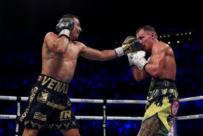 Josh Warrington loses IBF featherweight title to Luis Alberto Lopez