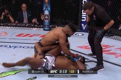 UFC 282 video: Chris Curtis catches kick, floors Joaquin Buckley for brutal knockout