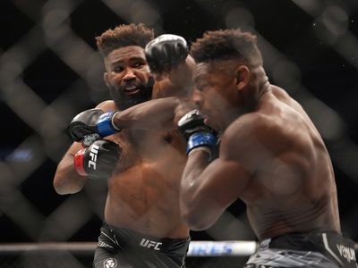 Chris Curtis def. Joaquin Buckley at UFC 282: Best photos