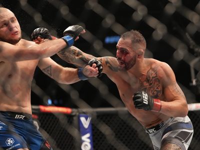 UFC 282 results: Santiago Ponzinibbio rallies to floor Alex Morono with late TKO